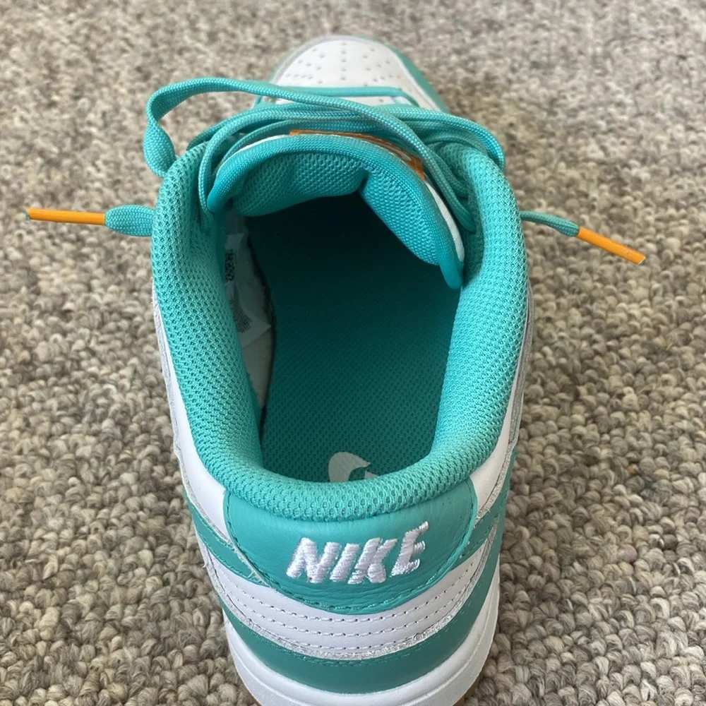 Nike low dunks perfect condition - Picture 3 of 5